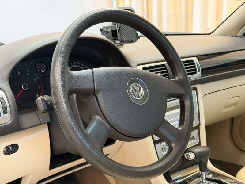 Volkswagen Passat Lingyu 2010 car image #6