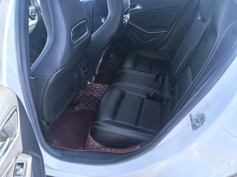 Mercedes-Benz GLA Class 2017 car image #6