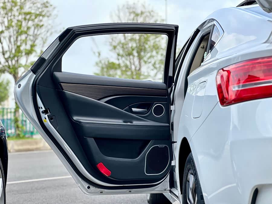 GEELY Ulion 2017 #42 GEELY Ulion 2017 immagine di auto #42