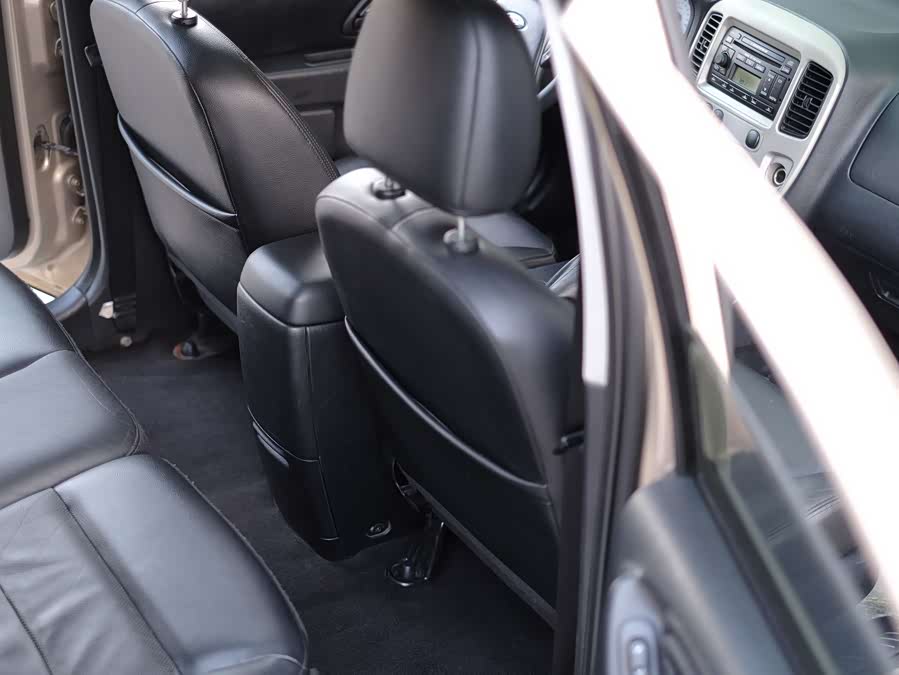 Ford Escape (Imported) 2007 immagine di auto #42