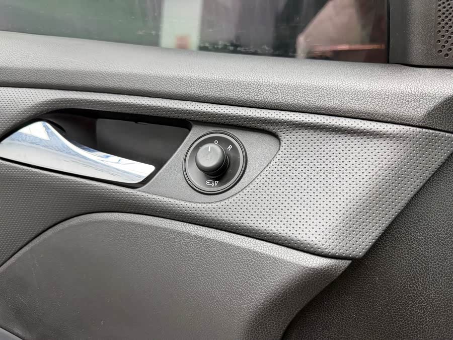 雪佛兰 科鲁泽 2019 汽车图片 #42