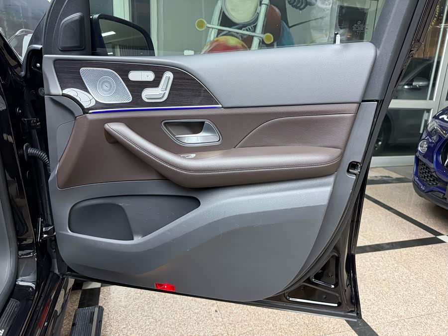 Mercedes-Benz GLE Class 2020 car image #42