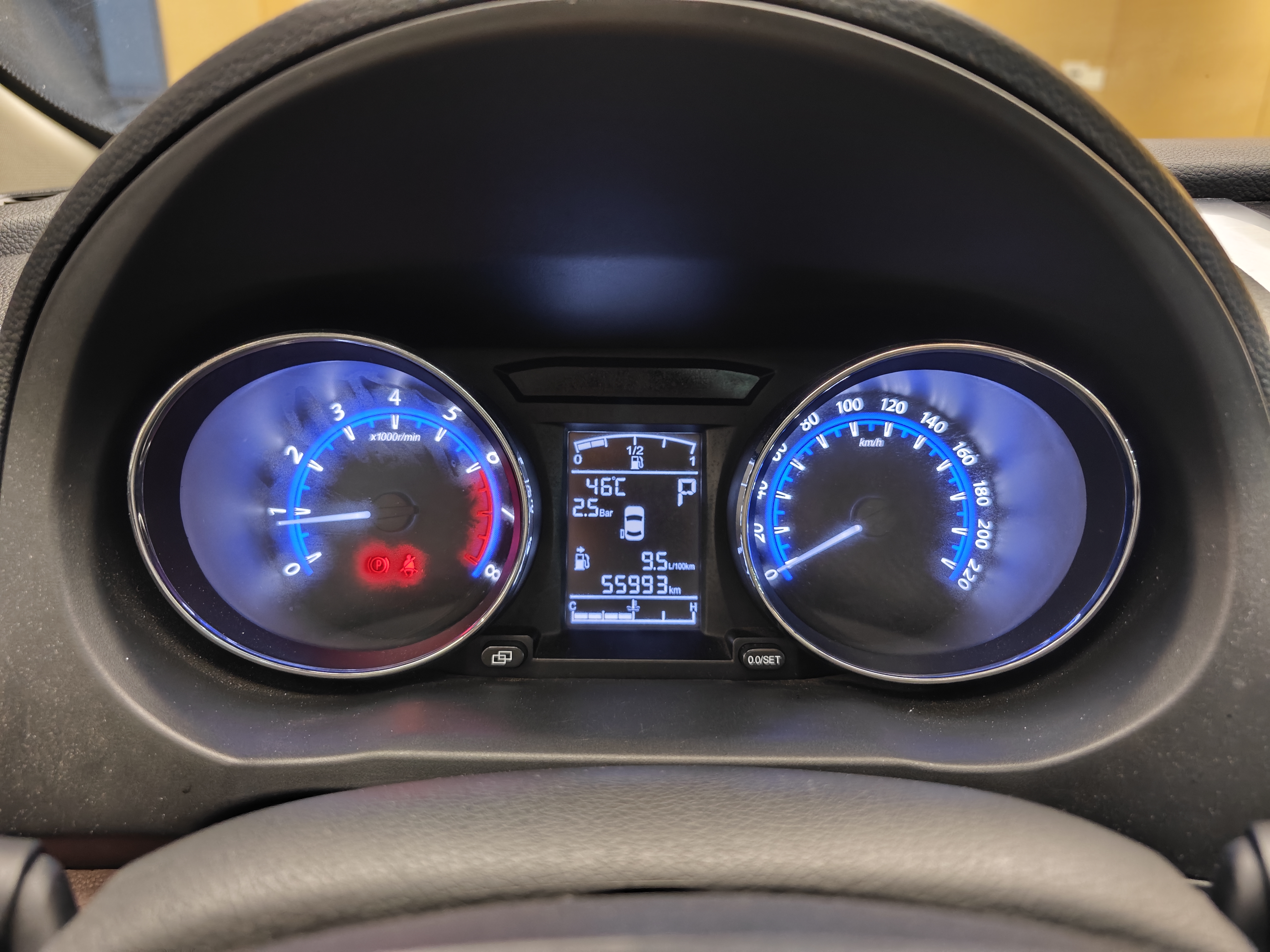 Forthing SX6 2016 car image #42