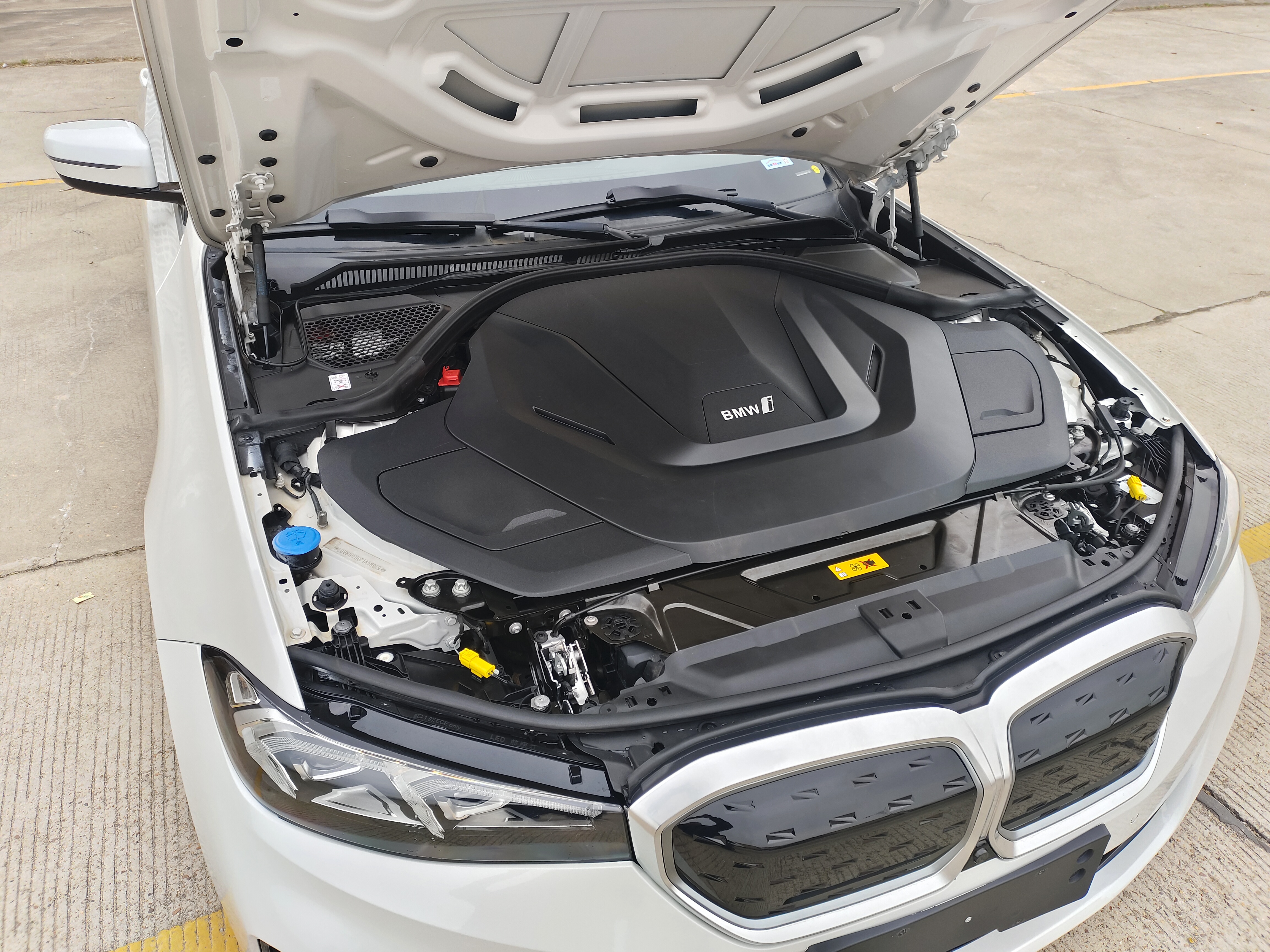 BMW i3 2023 car image #42