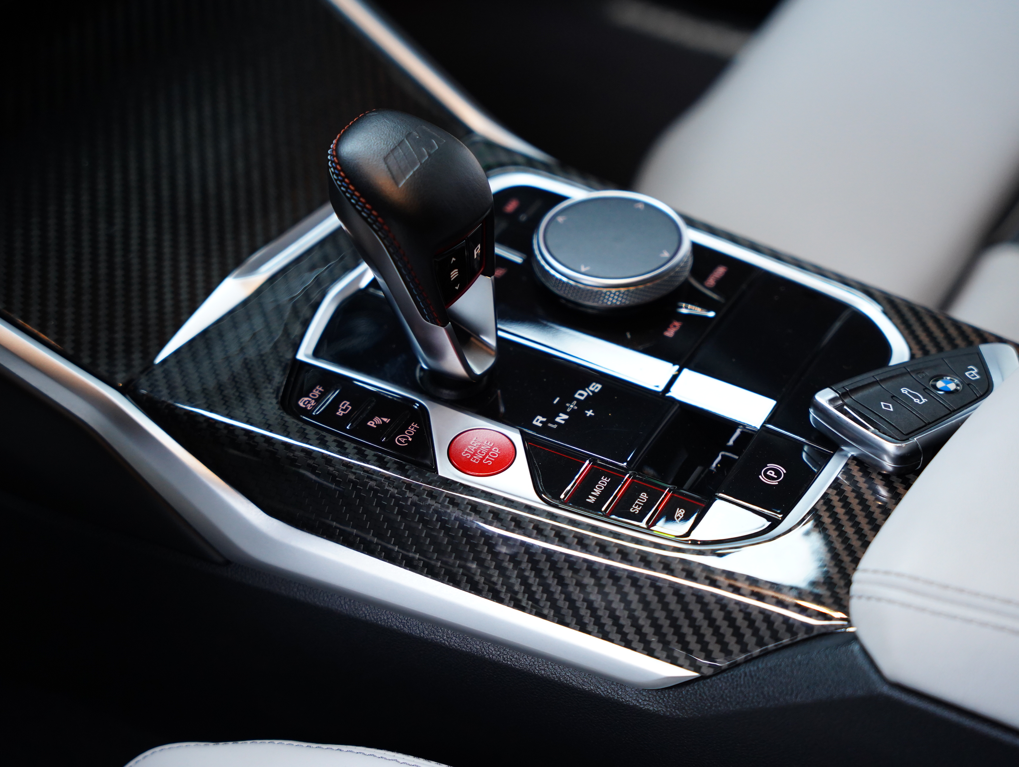 BMW M3 2024 imagen de coche #42