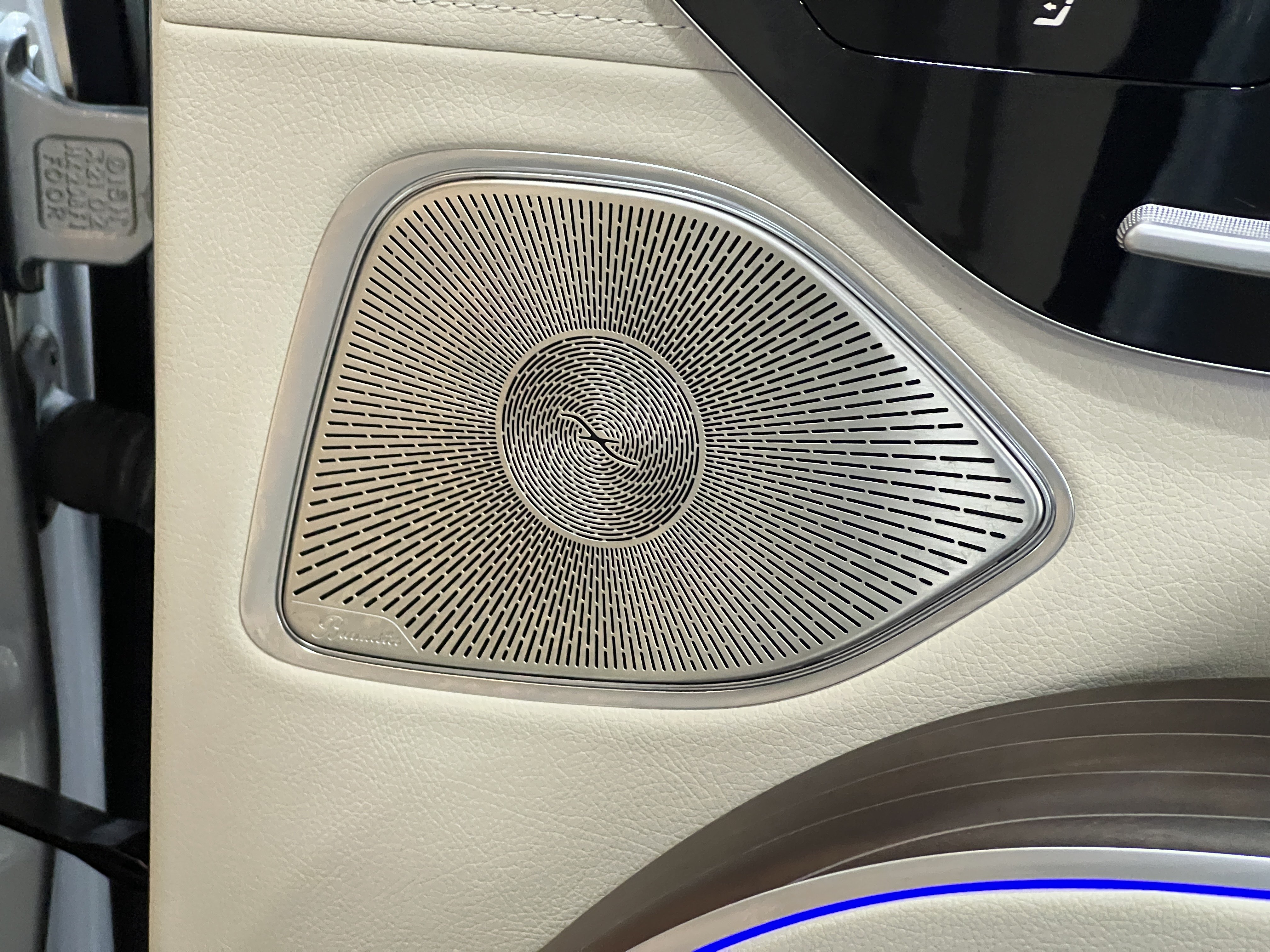 Mercedes-Benz EQS SUV 2023 car image #42