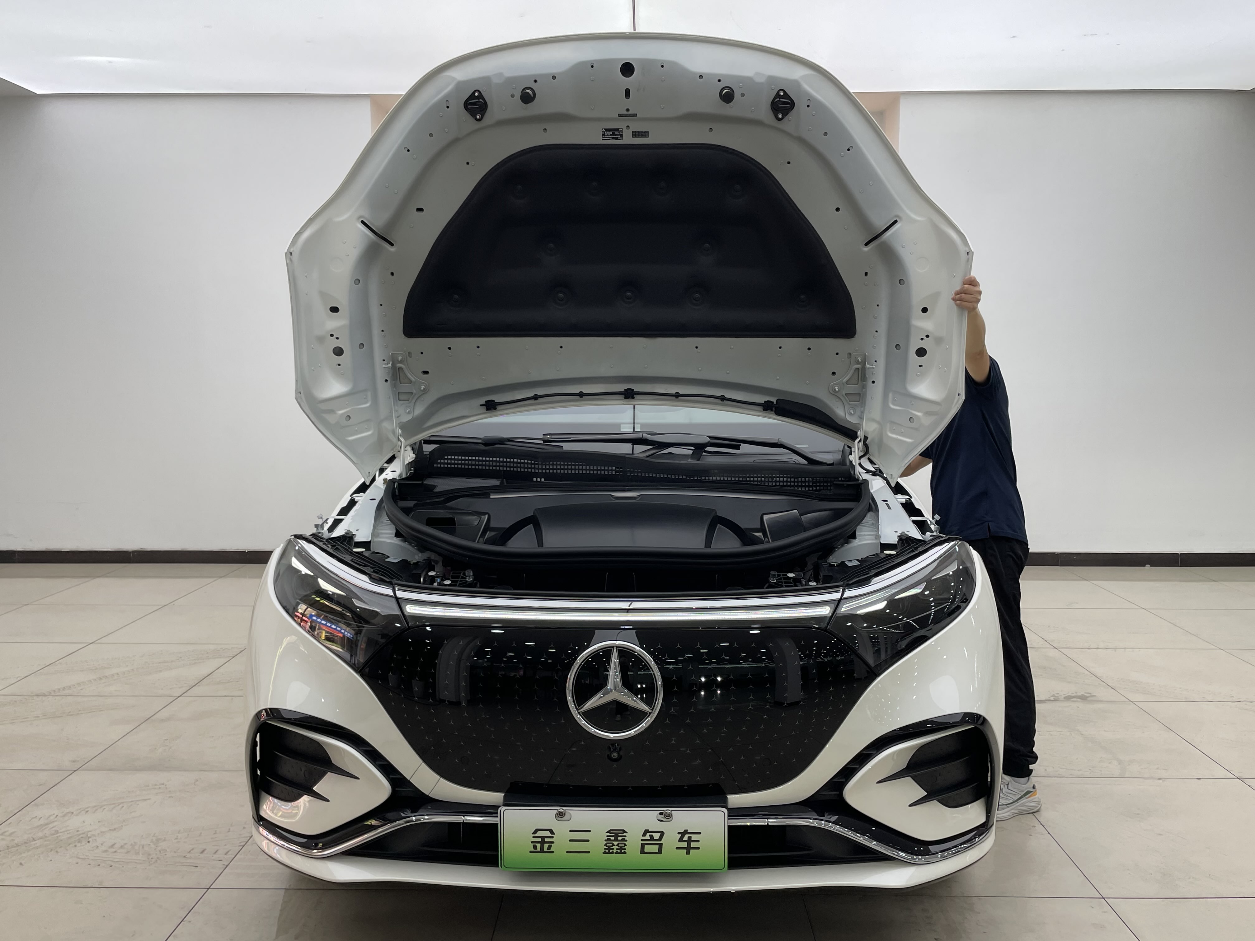 Mercedes-Benz EQS SUV 2025 car image #42