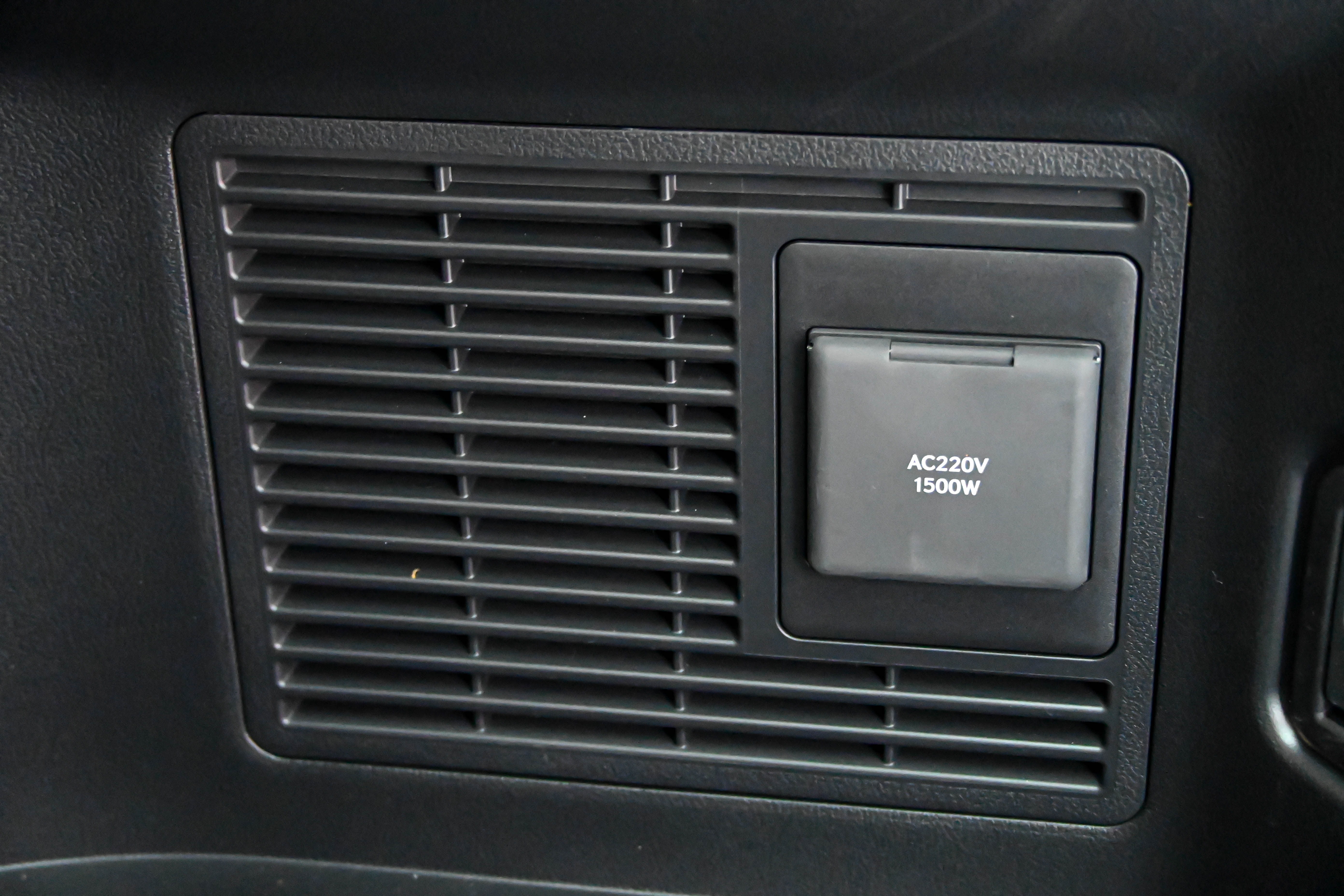 Toyota Vellfire 2026 صورة سيارة #42