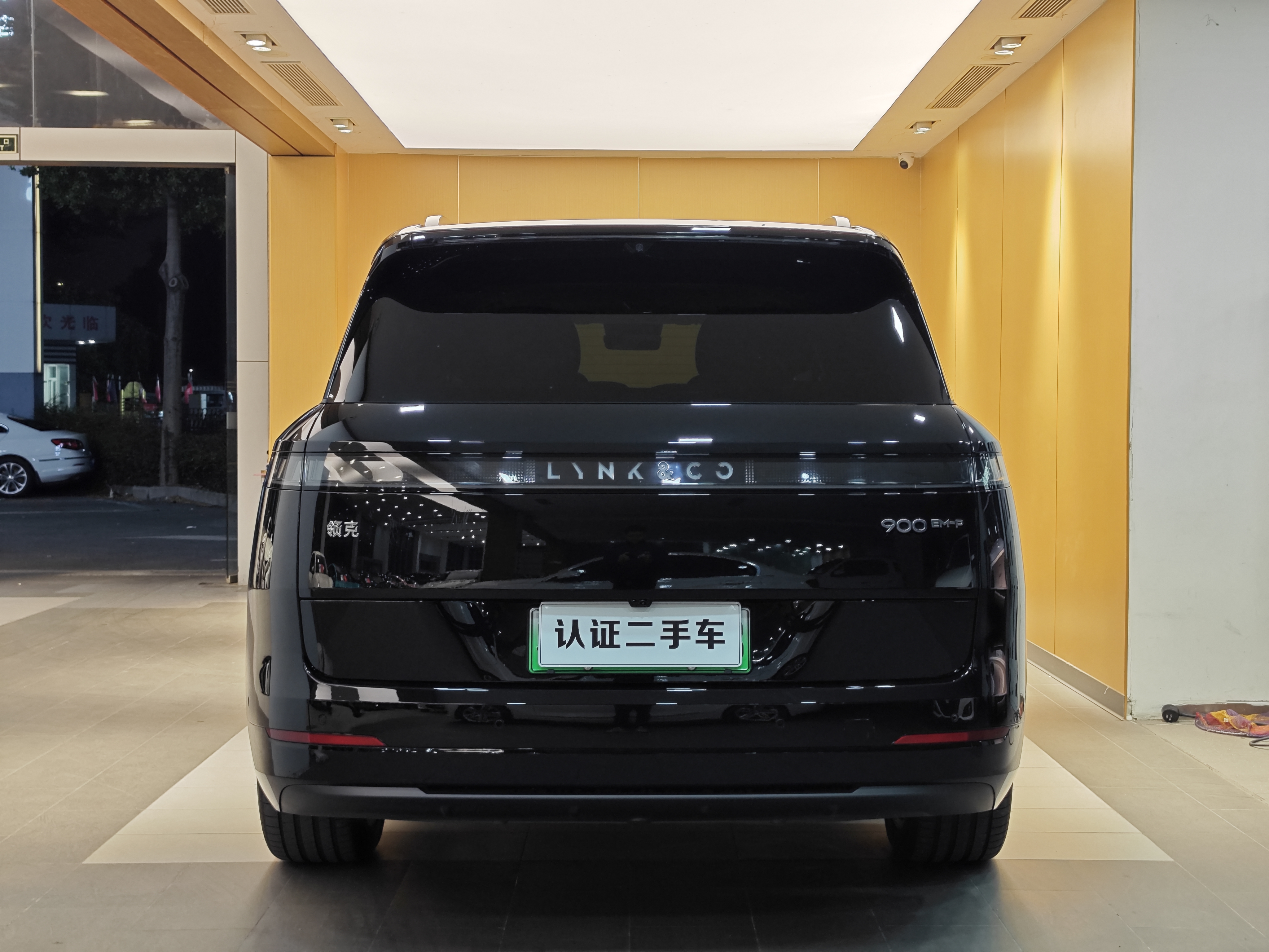 Lynk & Co 900 2025 car image #42