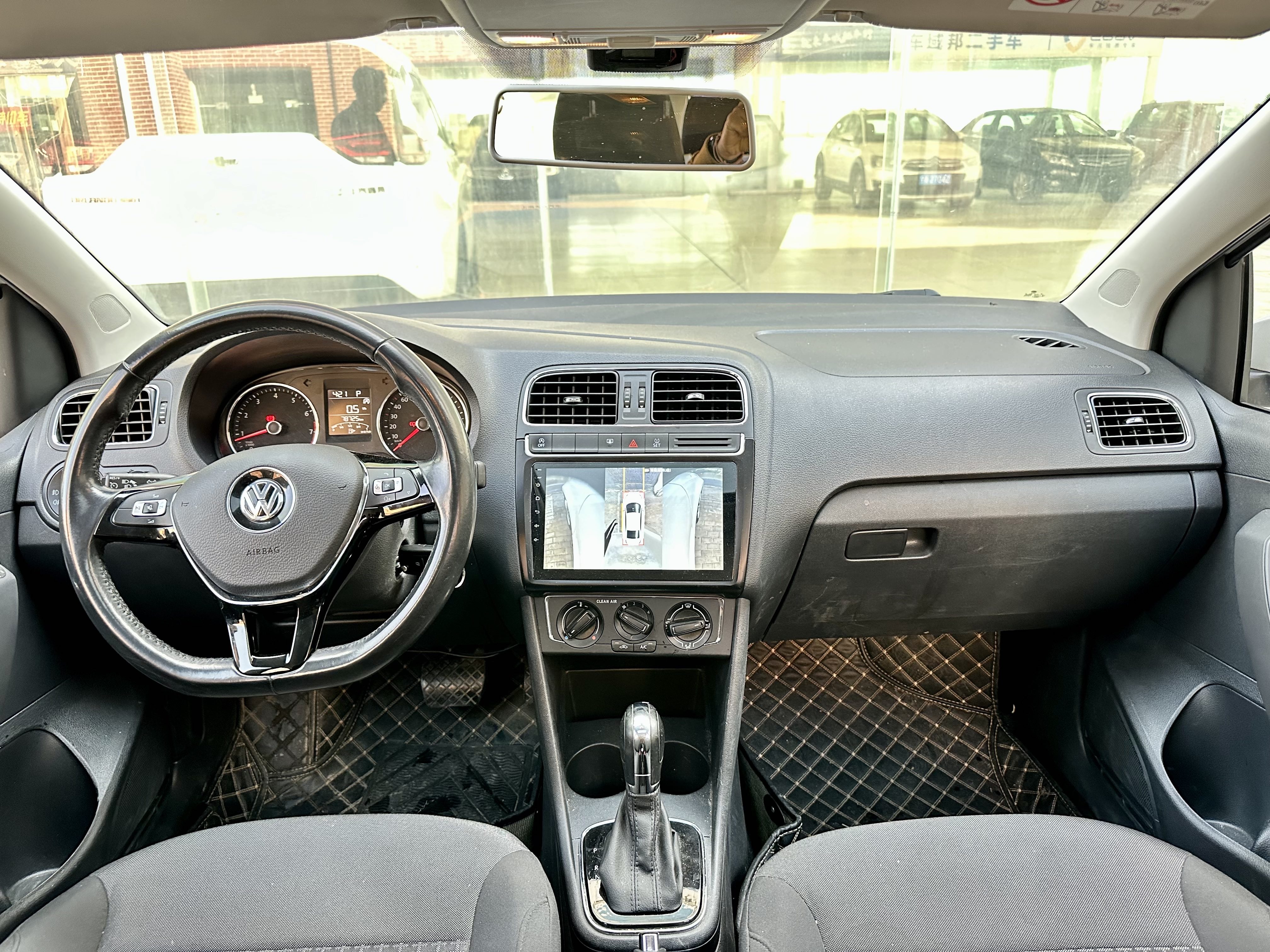 Volkswagen Polo 2019 car image #7
