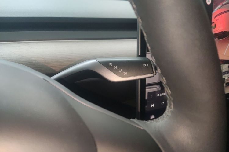 Tesla Model 3 2023 car image #14
