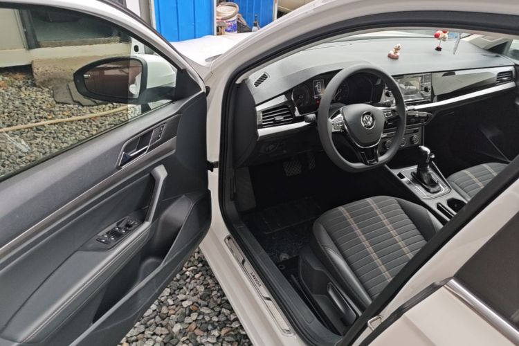 Volkswagen Lavida 2020 car image #16