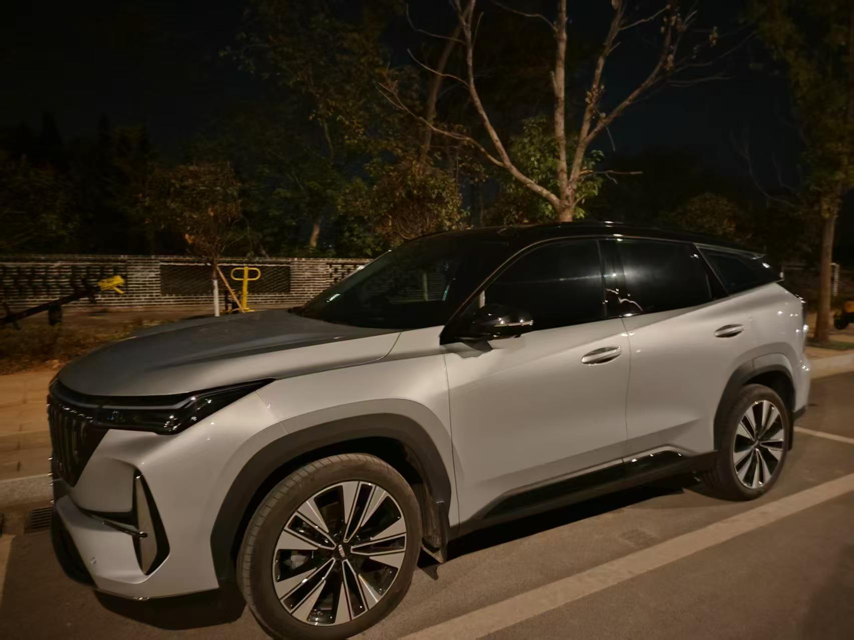 GEELY Boyue L 2025 car image #2