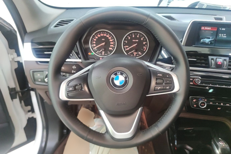 BMW X1 2018 #11 BMW X1 2018 car image #11