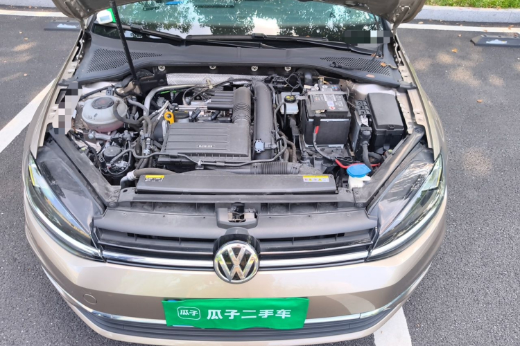 Volkswagen Golf 2020 car image #18