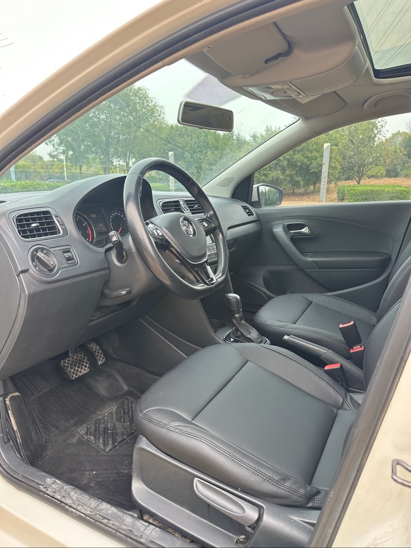 Volkswagen Polo 2016 car image #8