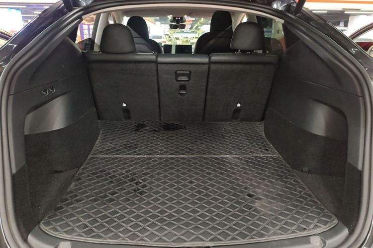 Tesla Model Y 2024 #19 Tesla Model Y 2024 car image #19