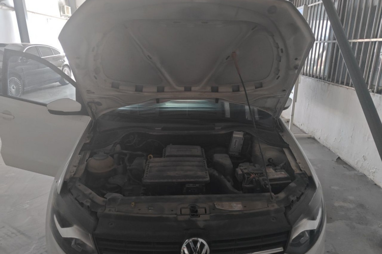 Volkswagen Polo 2014 car image #22
