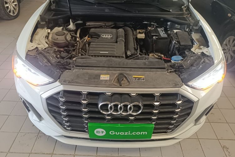 Audi Q3 2022 car image #20