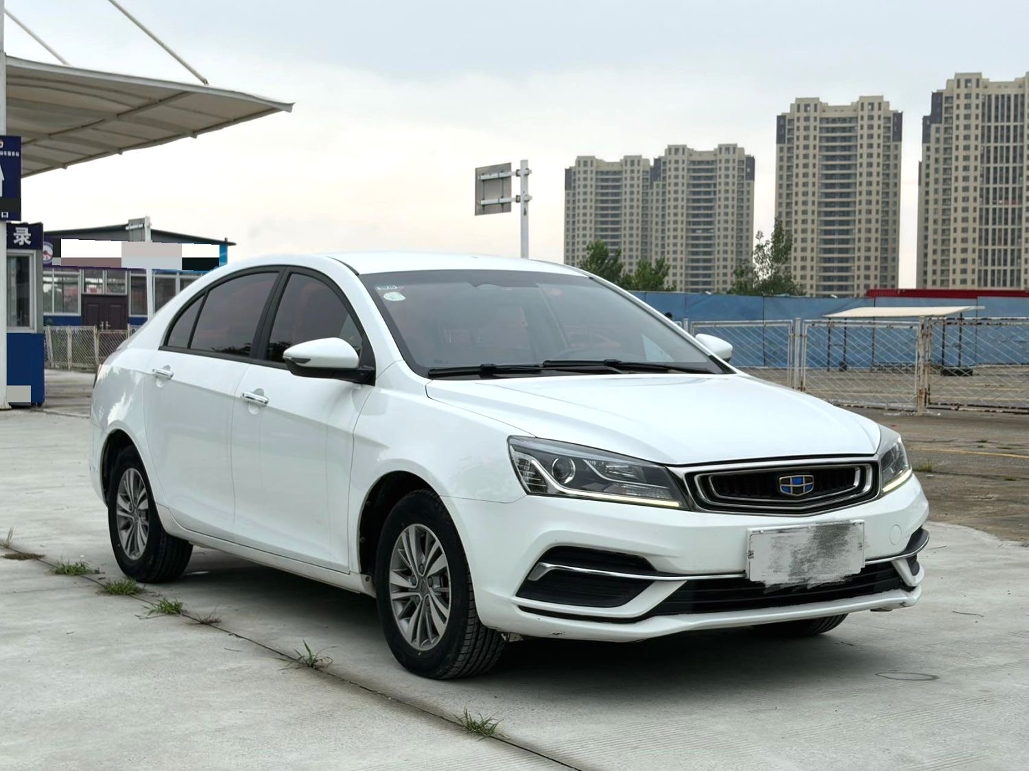 GEELY Emgrand 2018 #2 GEELY Emgrand 2018 car image #2