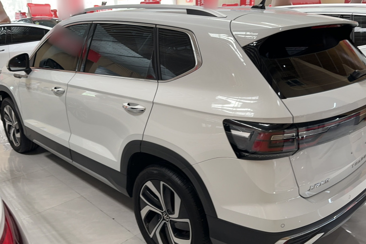 Volkswagen Tharu 2024 car image #8