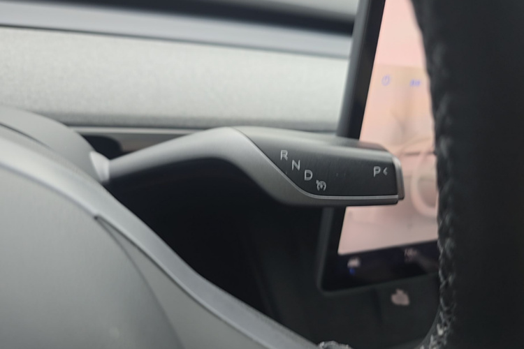 Tesla Model Y 2023 #18 Tesla Model Y 2023 immagine di auto #18