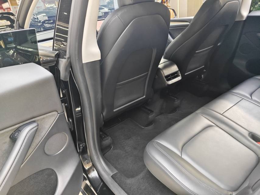Tesla Model Y 2021 #6 Tesla Model Y 2021 car image #6