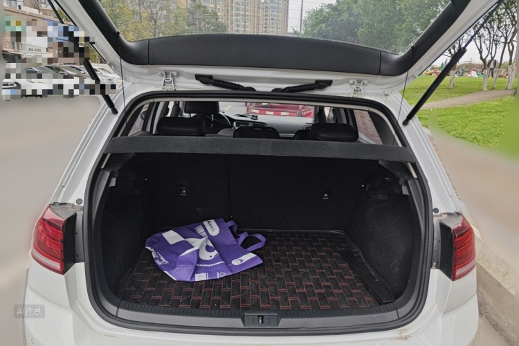 Volkswagen Golf 2018 car image #21
