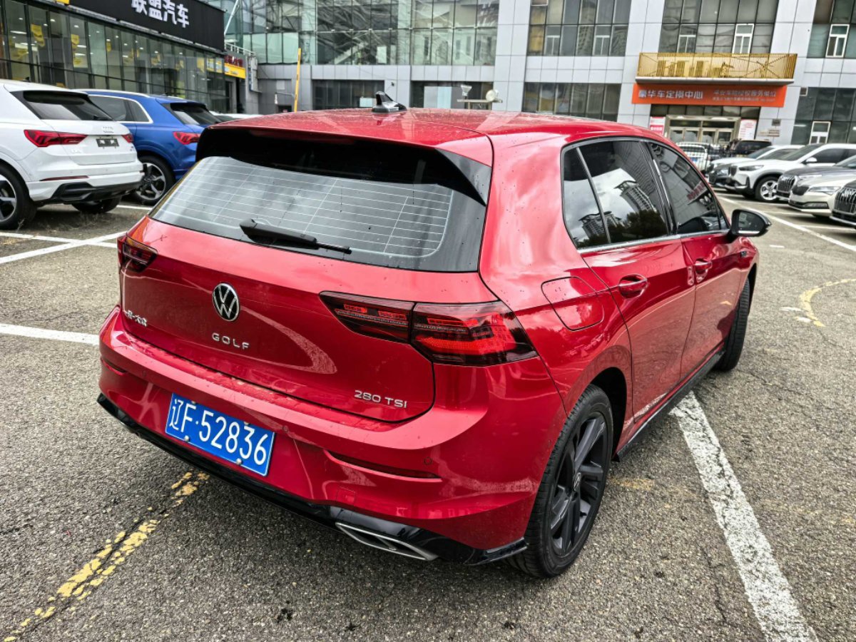 Volkswagen Golf 2022 car image #4