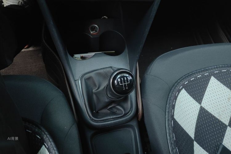 Volkswagen Polo 2015 car image #16
