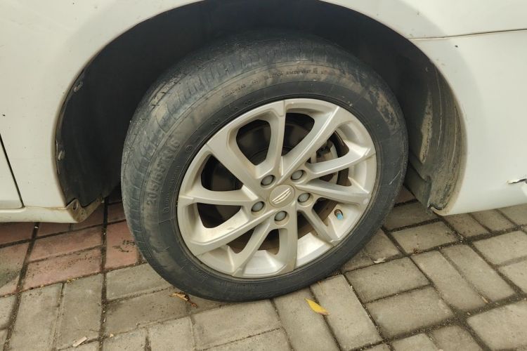 GEELY Emgrand 2021 immagine di auto #6