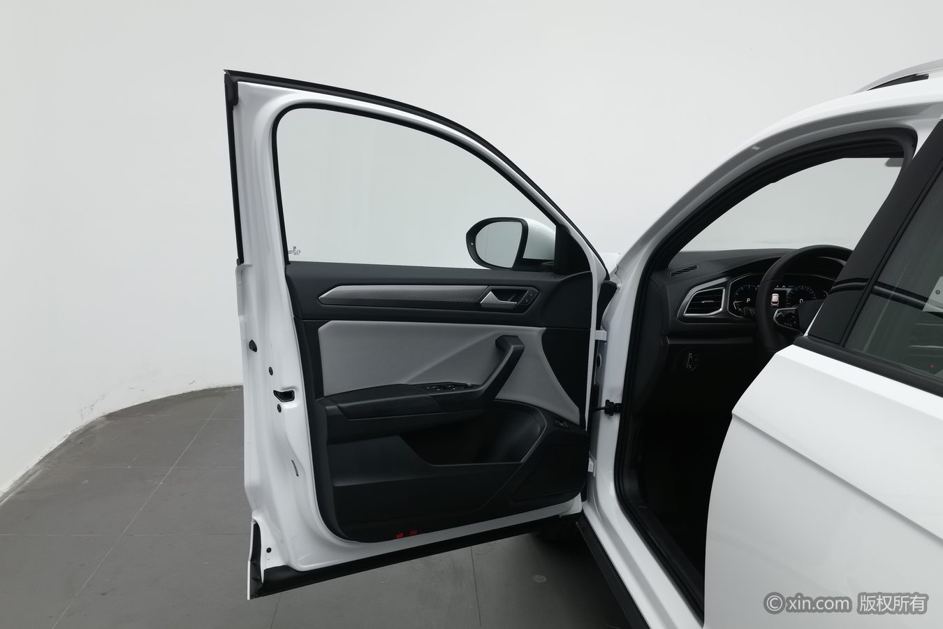 Volkswagen T-Roc 2025 car image #8