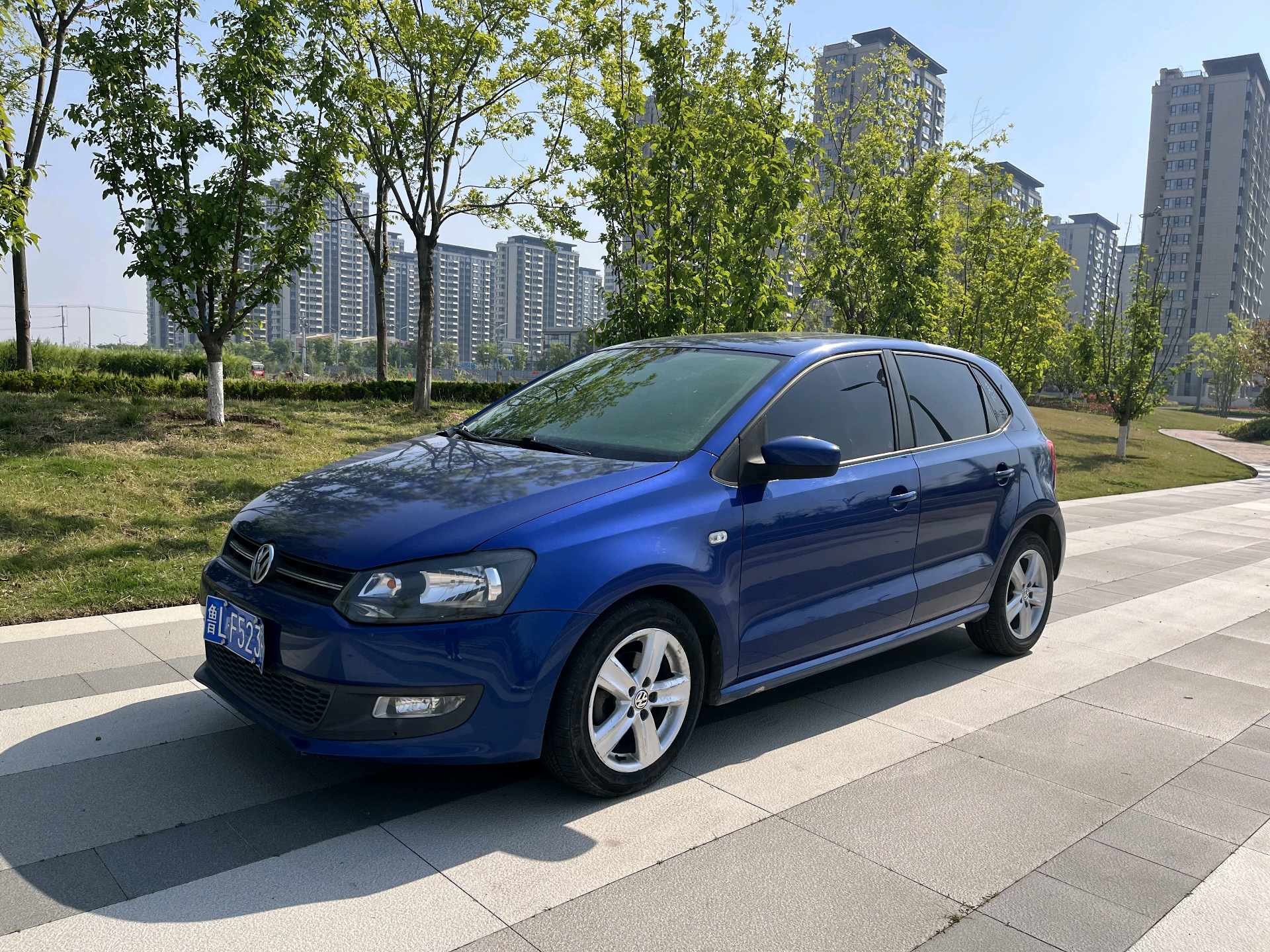 Volkswagen Polo 2011 Volkswagen Polo 2011 car image