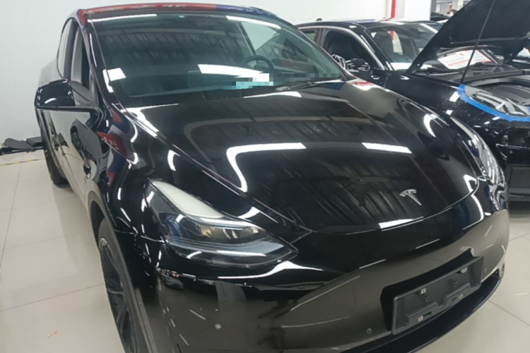 Tesla Model Y 2022 #4 Tesla Model Y 2022 car image #4