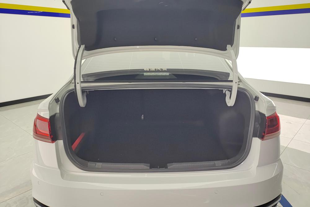 Volkswagen Bora 2022 car image #17