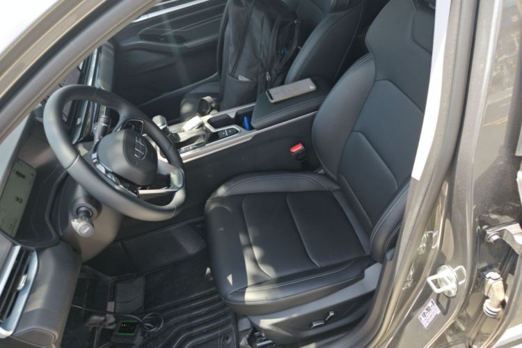 GEELY Emgrand 2025 car image #17
