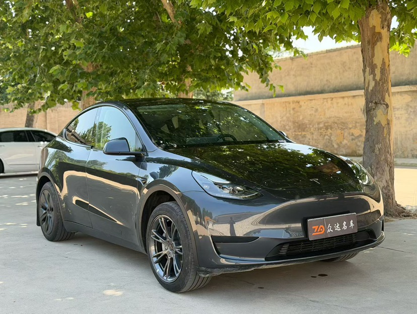 Tesla Model Y 2024 #3 Tesla Model Y 2024 car image #3