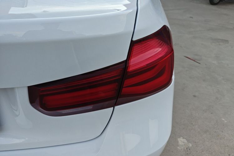 BMW 3 Series 2019 #8 BMW 3 Series 2019 car image #8