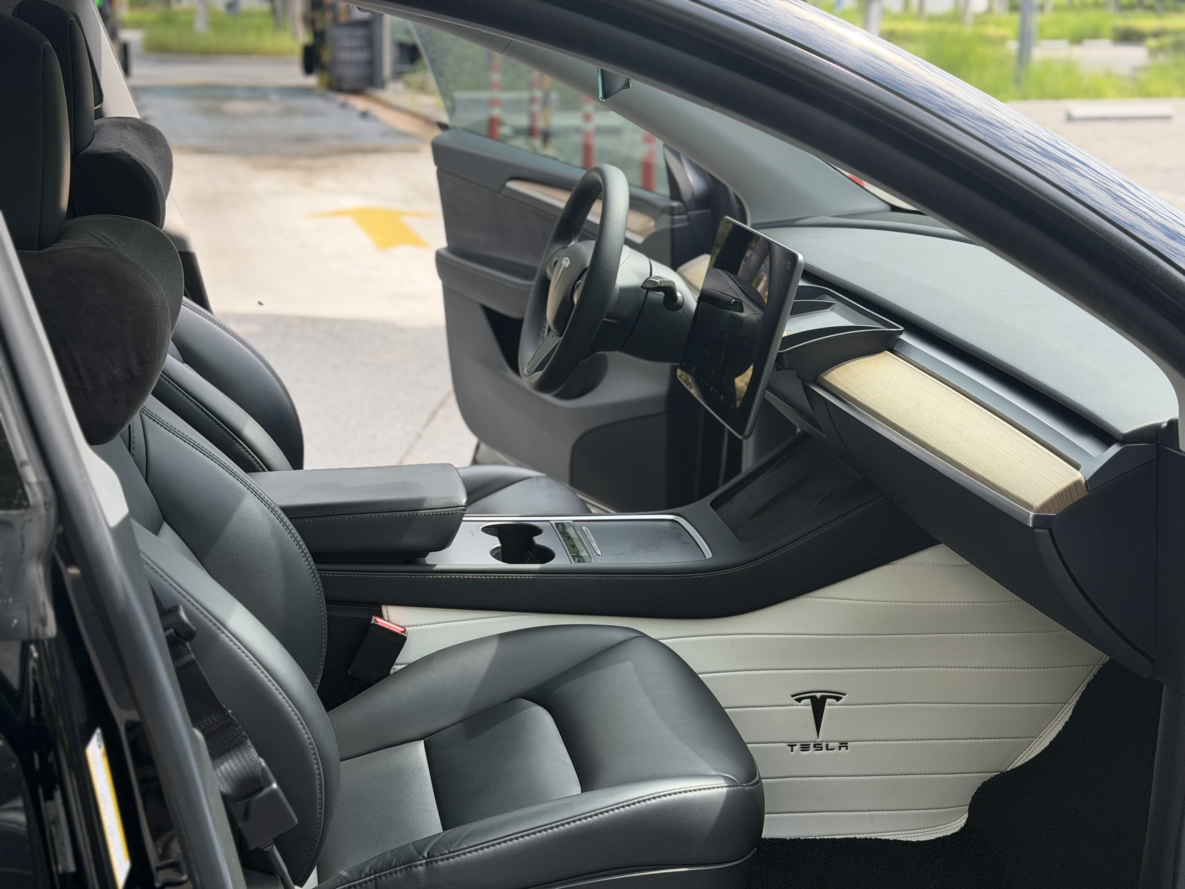 Tesla Model Y 2023 #6 Tesla Model Y 2023 immagine di auto #6