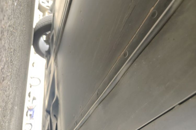 Tesla Model Y 2021 car image #25