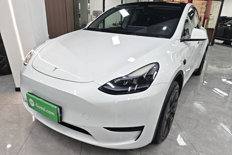 Tesla Model Y 2024 #2 Tesla Model Y 2024 immagine di auto #2