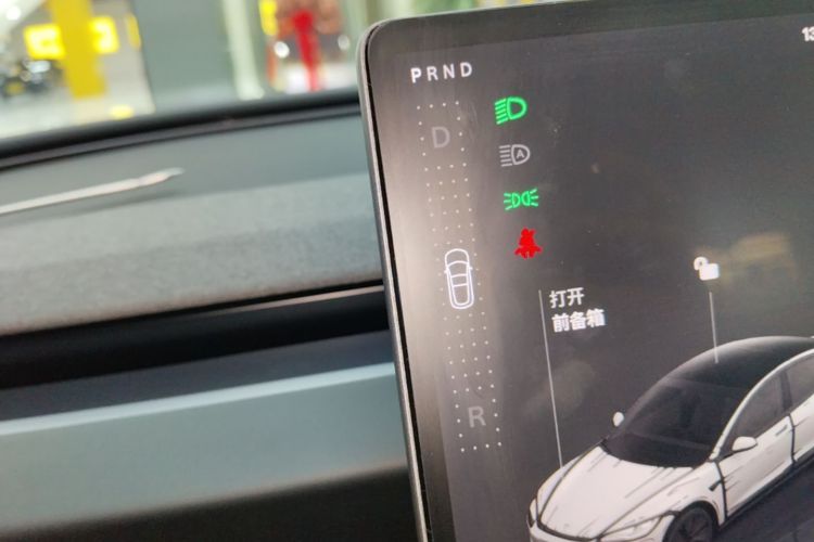 Tesla Model 3 2025 صورة سيارة #18