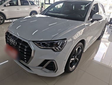 Audi Q3 2023 car image 
