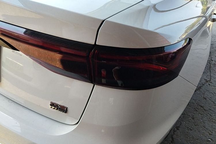 GEELY Emgrand 2022 #8 GEELY Emgrand 2022 immagine di auto #8