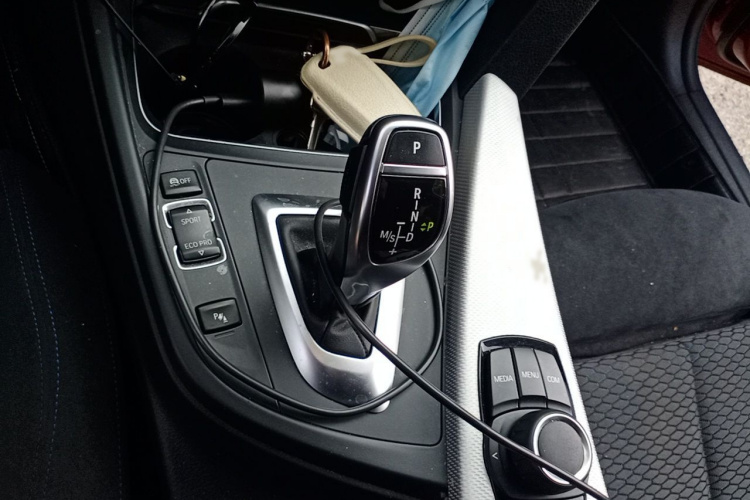 BMW 3 Series 2017 car image #19
