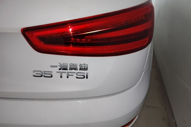 Audi Q3 2015 immagine di auto #8