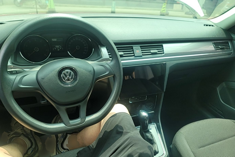 Volkswagen Bora 2021 car image #10