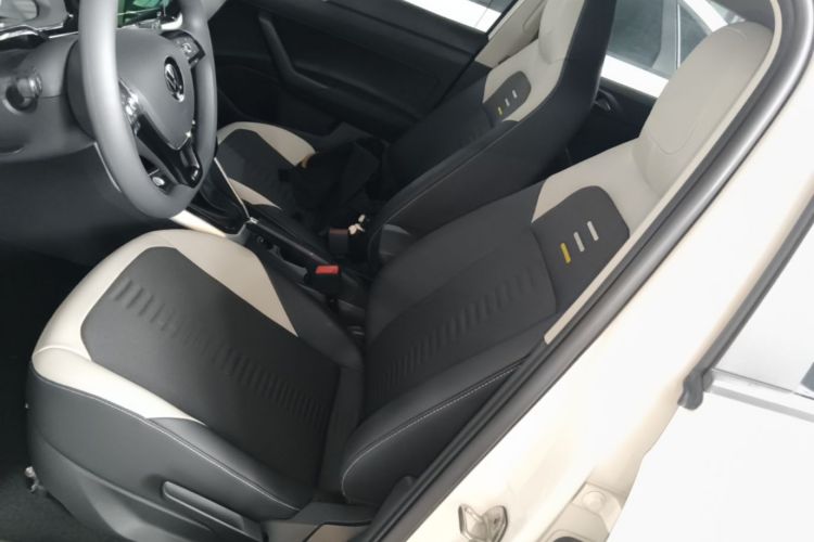 Volkswagen Polo 2022 car image #15