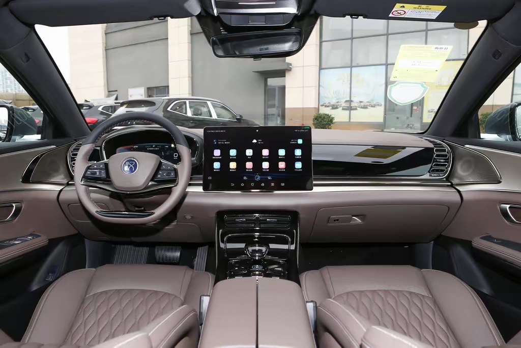 BYD Han 2024 car image #4