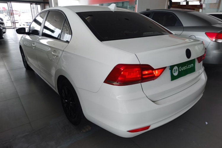 Volkswagen Santana 2018 car image #5